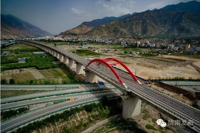 蘭渝鐵路最新進(jìn)展！除胡麻嶺隧道外已全線鋪通