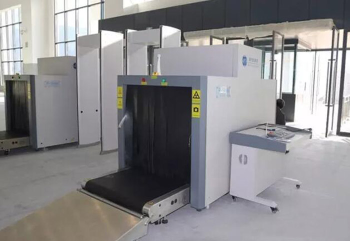 全國(guó)、省市政協(xié)委員體驗(yàn)蘭渝鐵路、視察階州廣場(chǎng)