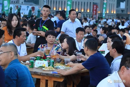 好嗨喲！隴南第一屆青島啤酒節(jié)開幕啦，為期8天