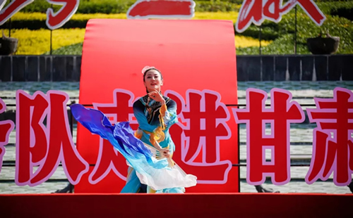 2019武都花椒產(chǎn)銷對(duì)接(電商)洽談會(huì)在階州廣場(chǎng)隆重開幕~