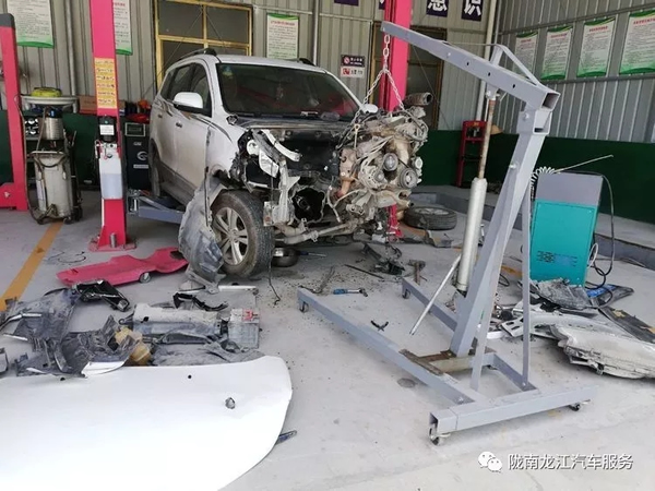 金錘鈑金，銀槍噴漆！龍江汽修值得信賴(lài)！